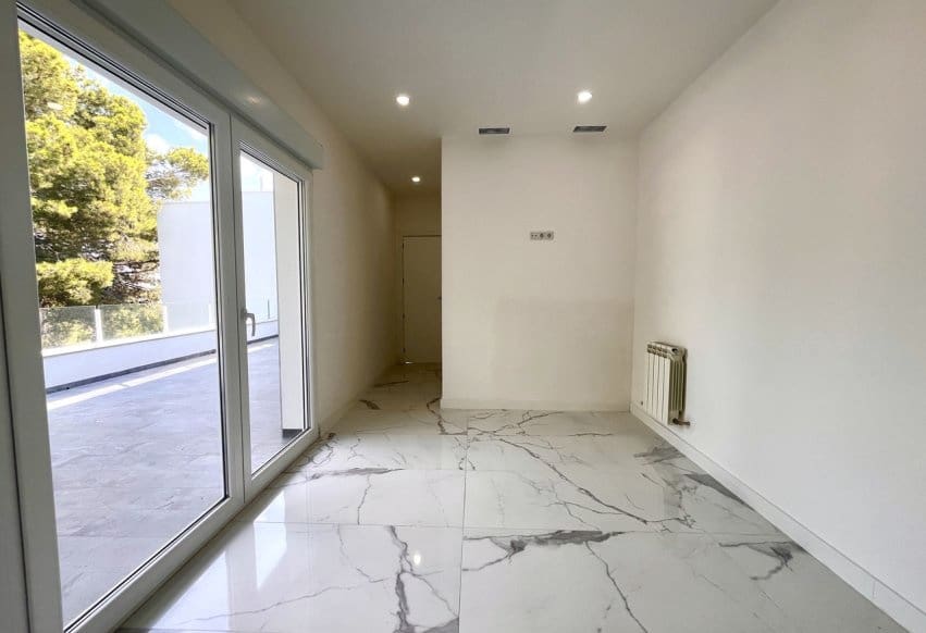 6 quarto Moradia para venda em Torrevieja com piscina - 1 050 000 € (Ref: 9293677)