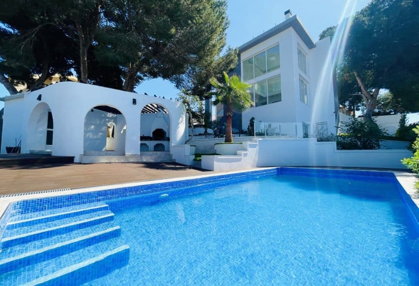 6 quarto Moradia para venda em Torrevieja com piscina - 1 050 000 € (Ref: 9293677)