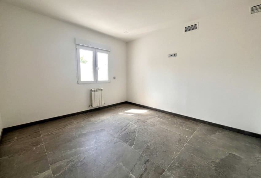 6 quarto Moradia para venda em Torrevieja com piscina - 1 050 000 € (Ref: 9293677)