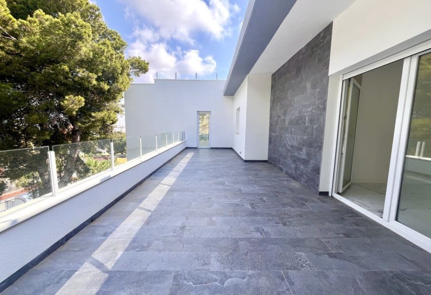 6 quarto Moradia para venda em Torrevieja com piscina - 1 050 000 € (Ref: 9293677)