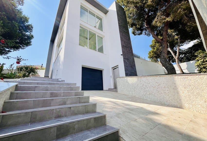 6 quarto Moradia para venda em Torrevieja com piscina - 1 050 000 € (Ref: 9293677)