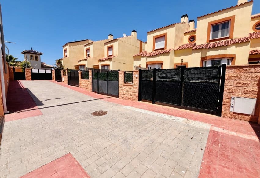 3 bedroom Apartment for sale in Cabo Roig with pool - € 234,000 (Ref: 9293680)