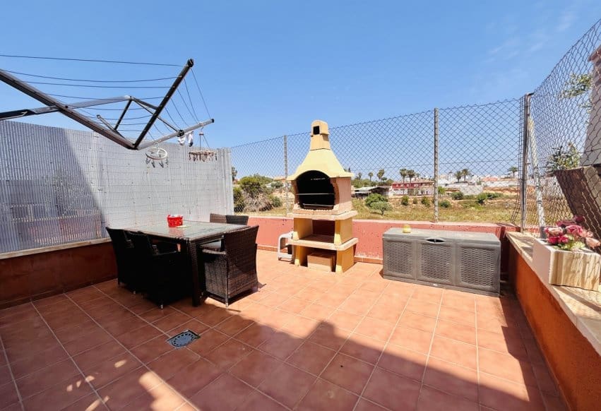 3 bedroom Apartment for sale in Cabo Roig with pool - € 234,000 (Ref: 9293680)