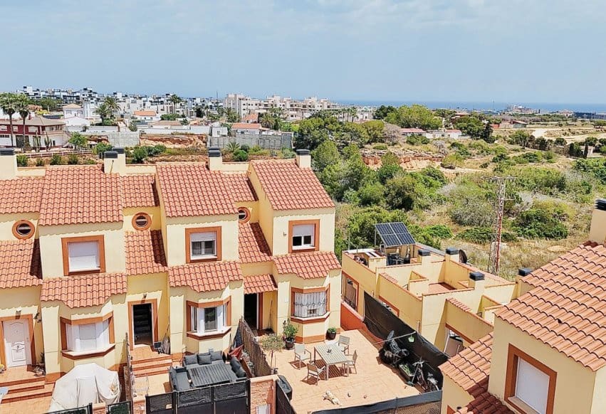 3 bedroom Apartment for sale in Cabo Roig with pool - € 234,000 (Ref: 9293680)
