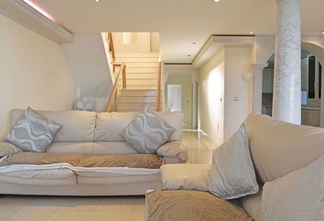 5 bedroom Villa for sale in Torremendo, Orihuela with pool - € 495,000 (Ref: 9293681)