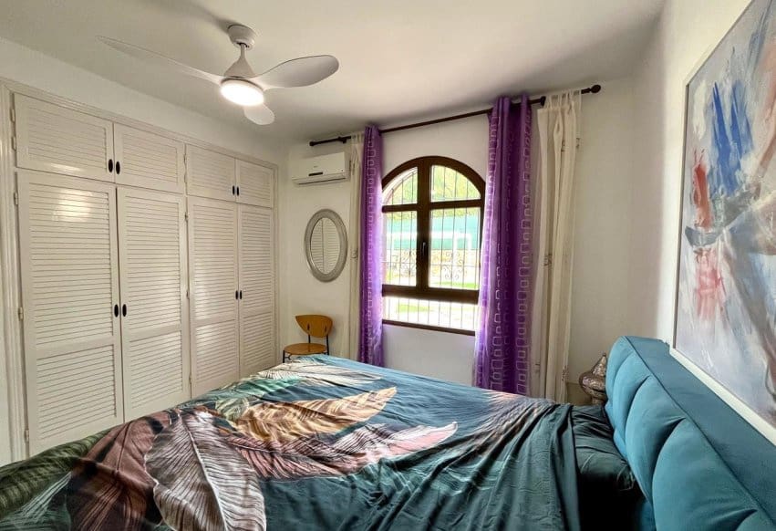 Chalet de 4 habitaciones en Villamartin en venta con piscina - 810.000 € (Ref: 9293683)