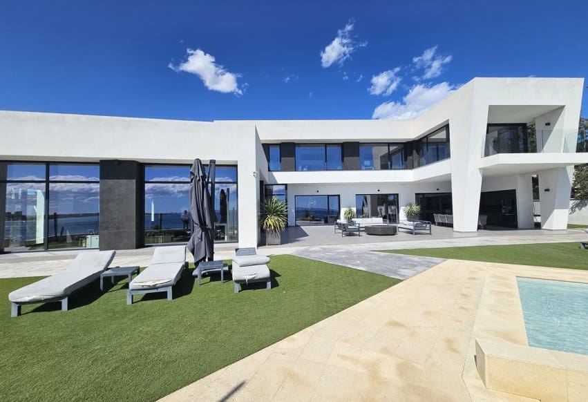 4 bedroom Villa for sale in Cabo Roig with pool - € 4,750,000 (Ref: 9293684)