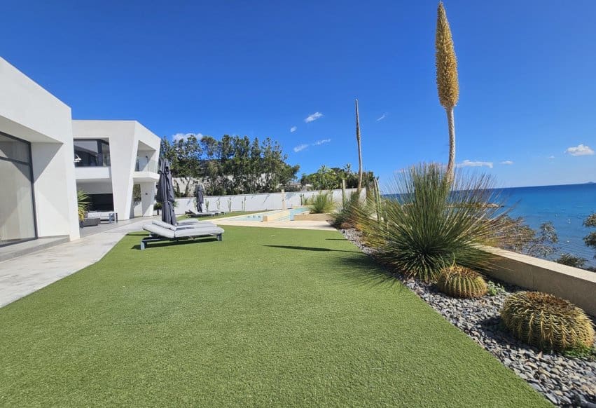 4 bedroom Villa for sale in Cabo Roig with pool - € 4,750,000 (Ref: 9293684)