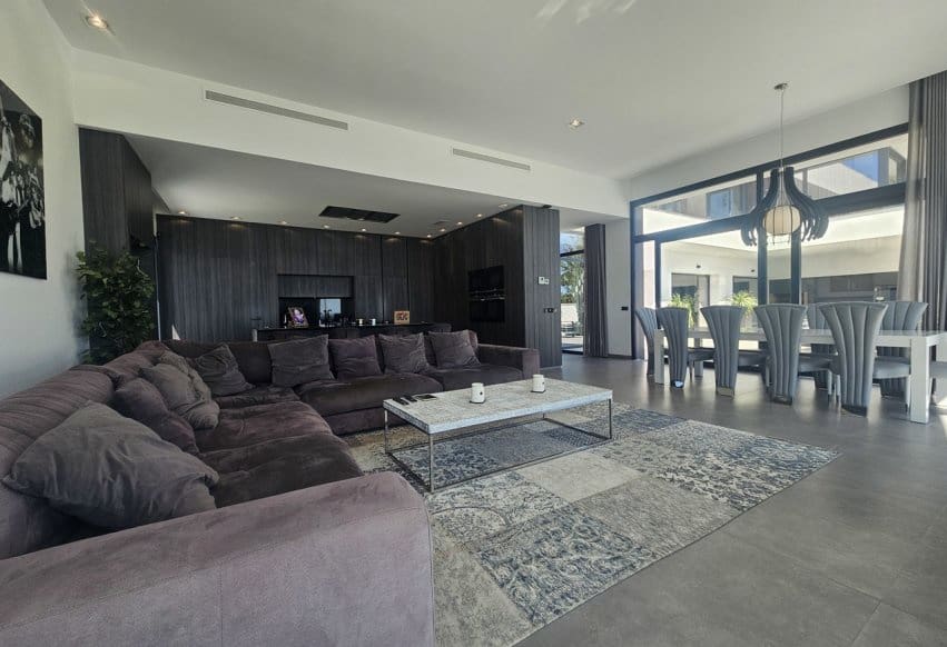 4 bedroom Villa for sale in Cabo Roig with pool - € 4,750,000 (Ref: 9293684)