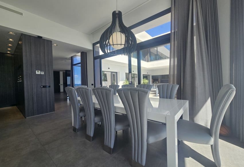 4 bedroom Villa for sale in Cabo Roig with pool - € 4,750,000 (Ref: 9293684)