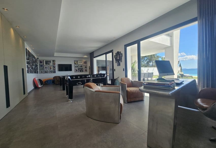 4 bedroom Villa for sale in Cabo Roig with pool - € 4,750,000 (Ref: 9293684)