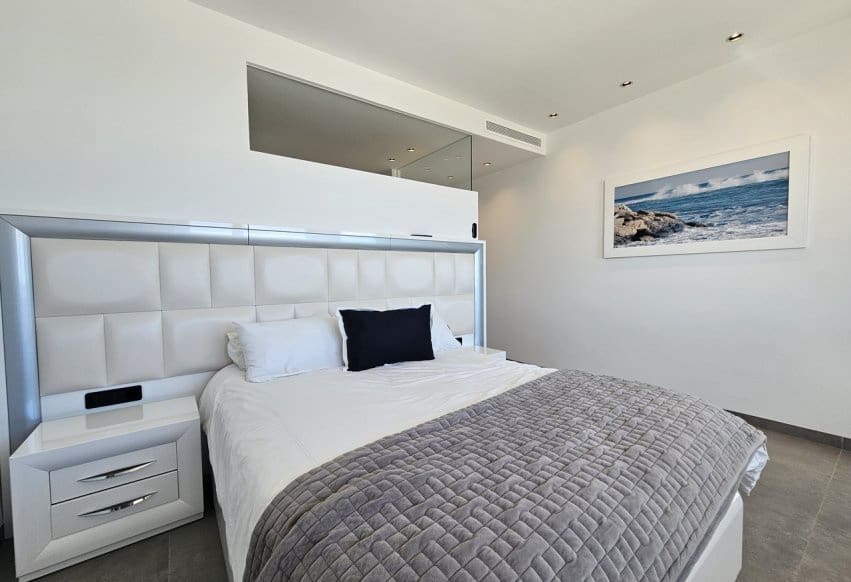 4 bedroom Villa for sale in Cabo Roig with pool - € 4,750,000 (Ref: 9293684)