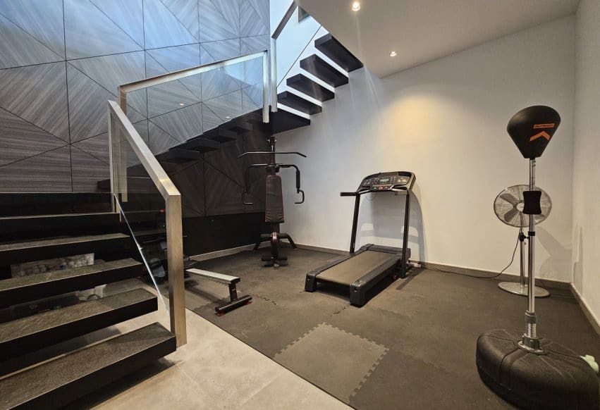 4 bedroom Villa for sale in Cabo Roig with pool - € 4,750,000 (Ref: 9293684)