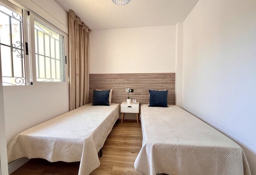 3 slaapkamer Appartement te koop in Orihuela Costa met zwembad - € 288.000 (Ref: 9293687)