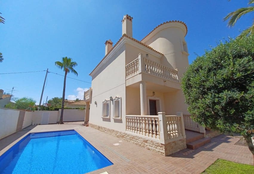 5 bedroom Villa for sale in Cabo Roig with pool - € 910,000 (Ref: 9293689)