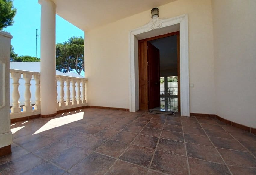 5 bedroom Villa for sale in Cabo Roig with pool - € 910,000 (Ref: 9293689)