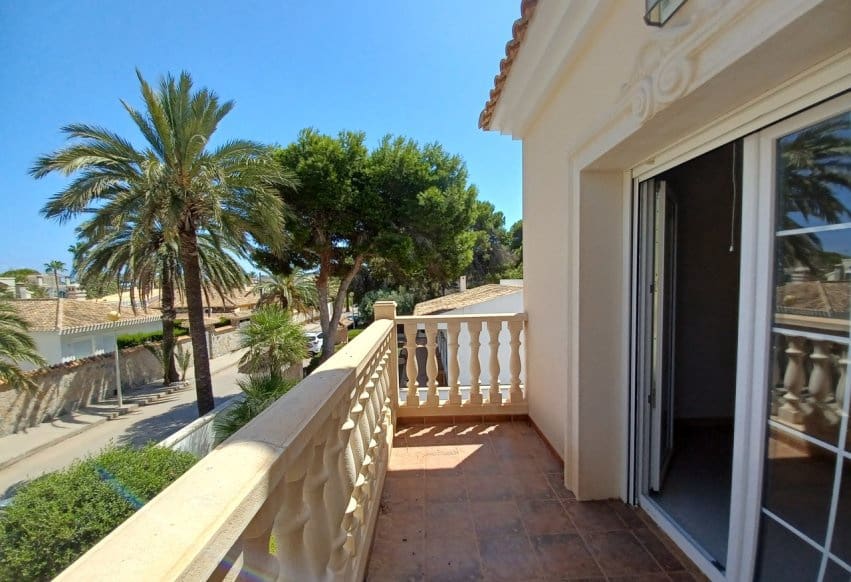 5 bedroom Villa for sale in Cabo Roig with pool - € 910,000 (Ref: 9293689)