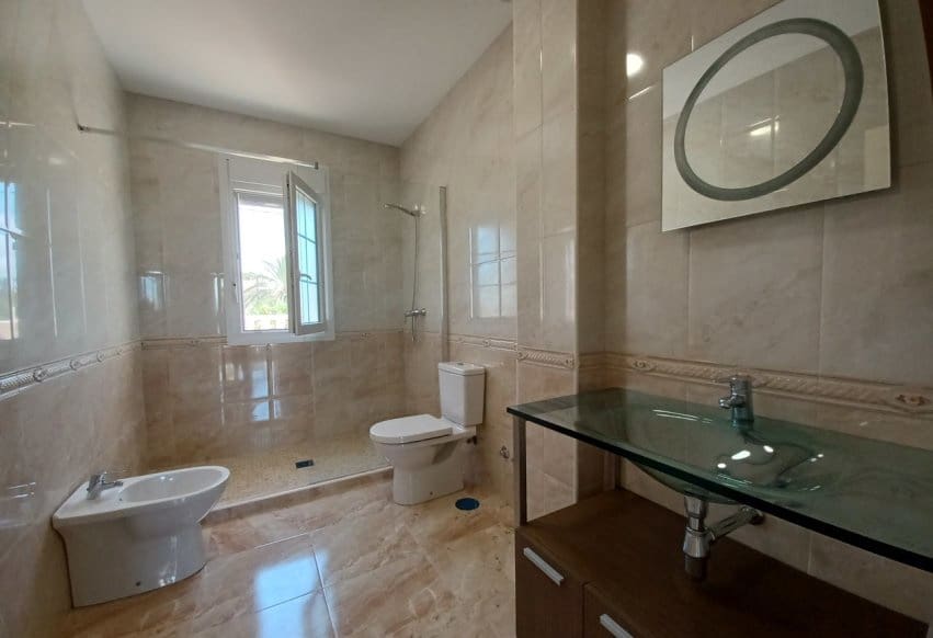 5 bedroom Villa for sale in Cabo Roig with pool - € 910,000 (Ref: 9293689)