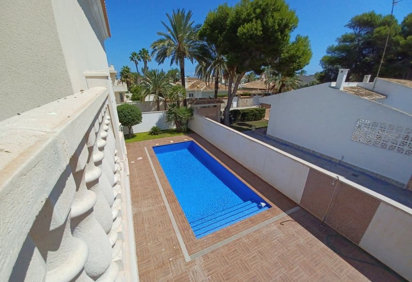 5 bedroom Villa for sale in Cabo Roig with pool - € 910,000 (Ref: 9293689)