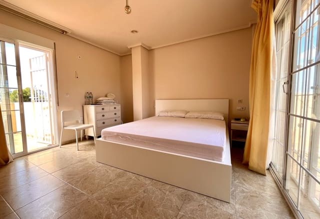 5 soveværelse Villa til salg i La Zenia, Orihuela med swimmingpool - € 600.000 (Ref: 9293690)