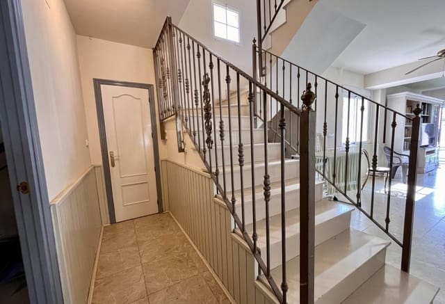 5 soveværelse Villa til salg i La Zenia, Orihuela med swimmingpool - € 600.000 (Ref: 9293690)