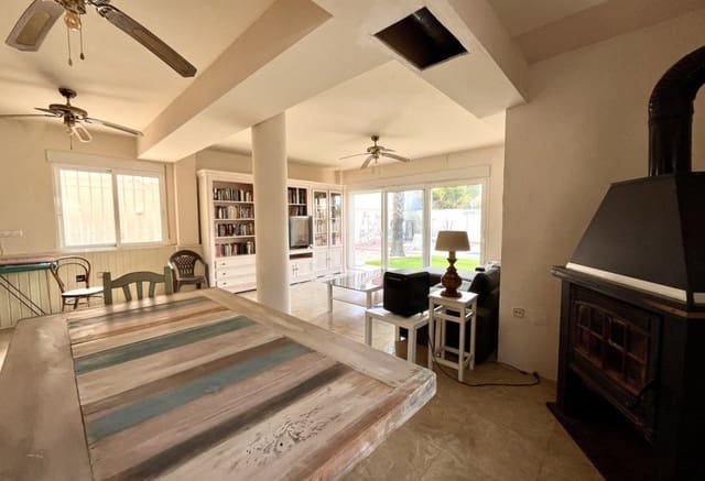 5 soveværelse Villa til salg i La Zenia, Orihuela med swimmingpool - € 600.000 (Ref: 9293690)