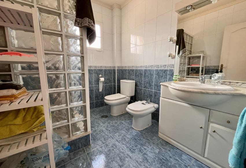 5 soveværelse Villa til salg i La Zenia med swimmingpool - € 600.000 (Ref: 9293690)