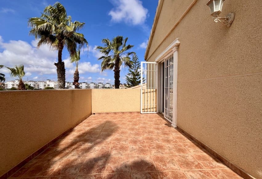 5 soveværelse Villa til salg i La Zenia med swimmingpool - € 600.000 (Ref: 9293690)