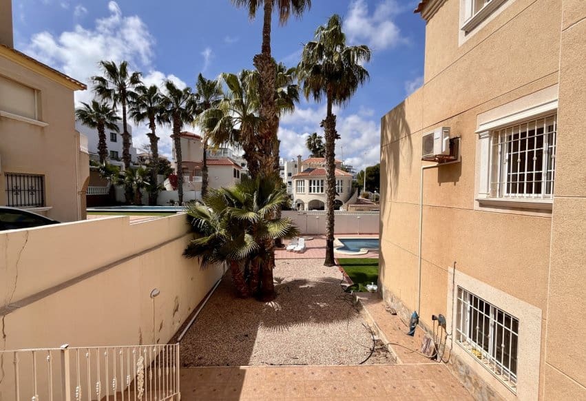 5 soveværelse Villa til salg i La Zenia med swimmingpool - € 600.000 (Ref: 9293690)