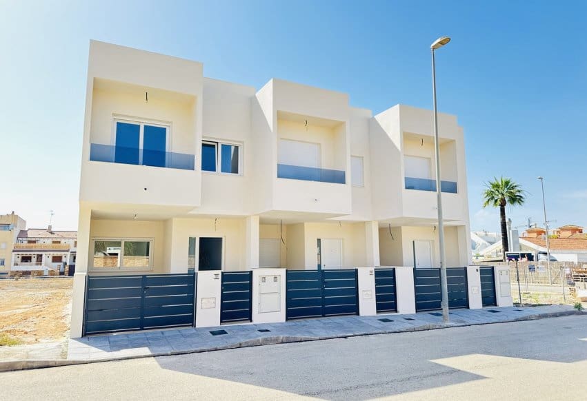 3 bedroom Villa for sale in Pilar de la Horadada - € 265,000 (Ref: 9293697)