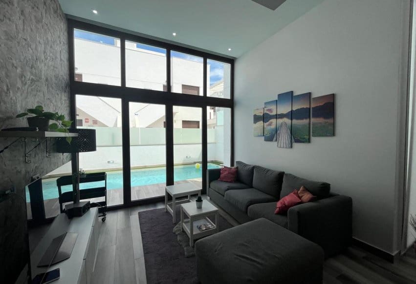 3 bedroom Villa for sale in Los Altos with pool - € 479,000 (Ref: 9293698)