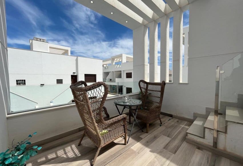 3 bedroom Villa for sale in Los Altos with pool - € 479,000 (Ref: 9293698)