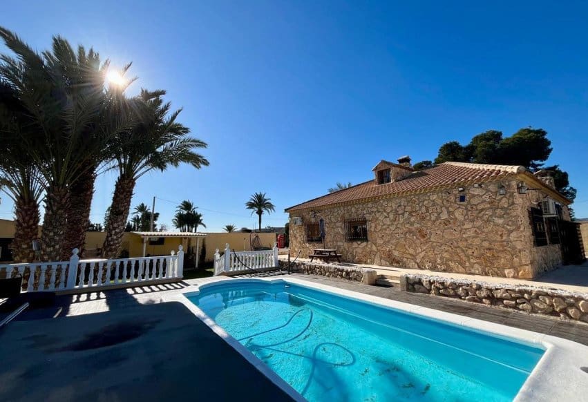 3 bedroom Villa for sale in Fortuna with pool - € 399,000 (Ref: 9293701)