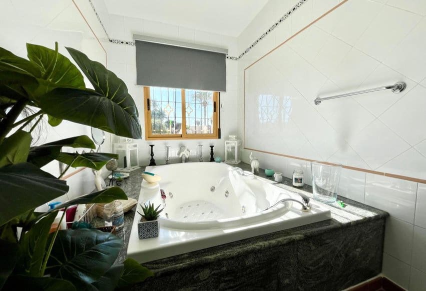 3 bedroom Villa for sale in Fortuna with pool - € 399,000 (Ref: 9293701)