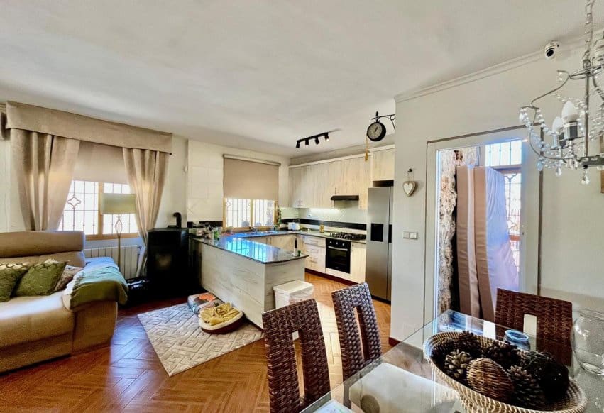 3 bedroom Villa for sale in Fortuna with pool - € 399,000 (Ref: 9293701)