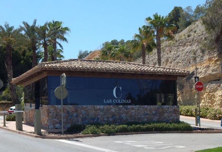 3 bedroom Villa for sale in Orihuela Costa with pool - € 1,200,000 (Ref: 9293704)