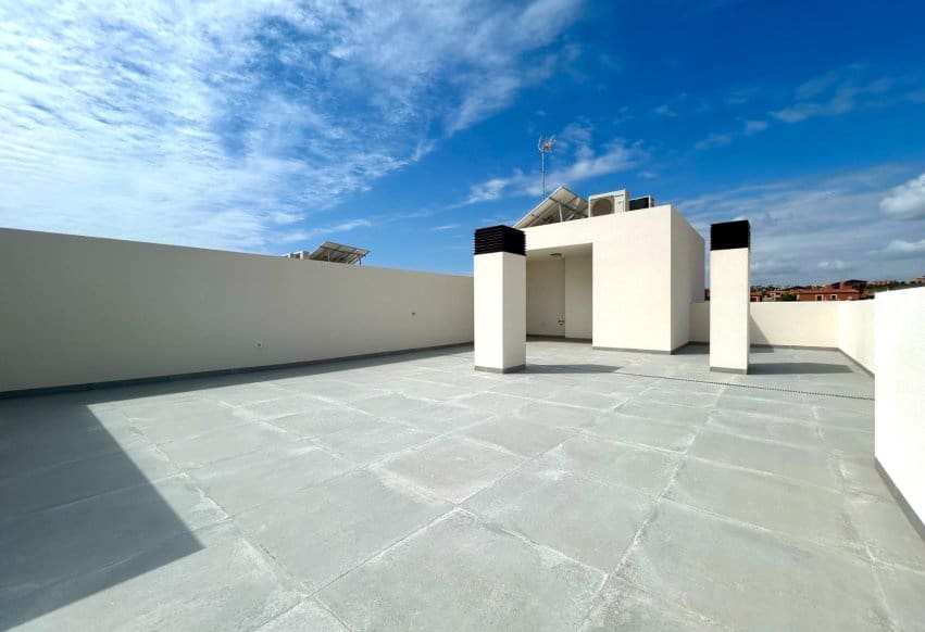 2 bedroom Penthouse for sale in Orihuela Costa with pool - € 339,900 (Ref: 9293707)