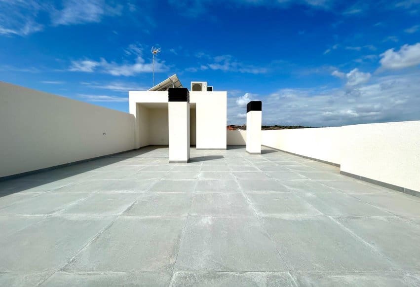 2 bedroom Penthouse for sale in Orihuela Costa with pool - € 339,900 (Ref: 9293707)