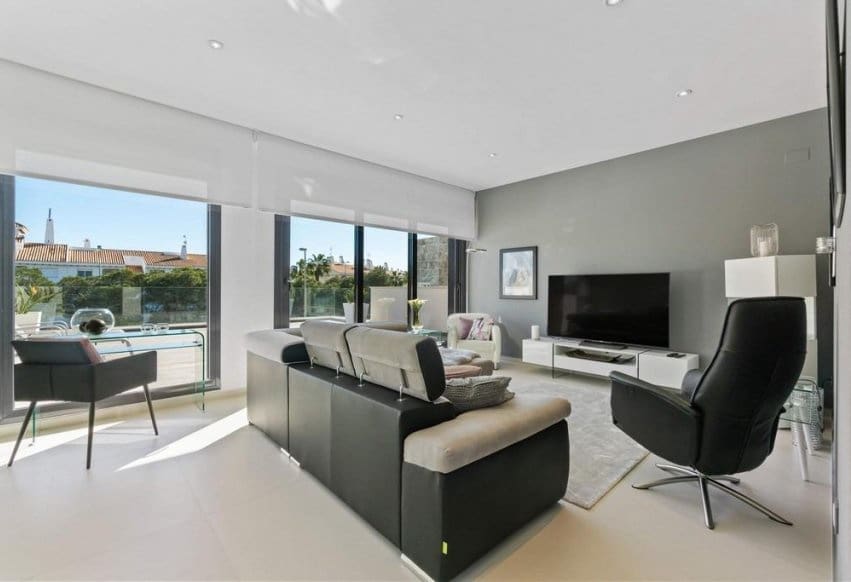 3 bedroom Villa for sale in Campoamor with pool - € 1,250,000 (Ref: 9293708)