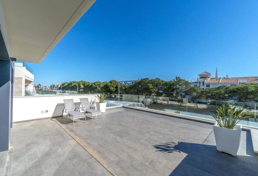 3 bedroom Villa for sale in Campoamor with pool - € 1,250,000 (Ref: 9293708)