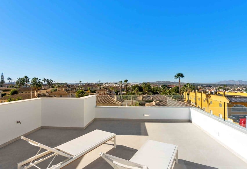 3 bedroom Villa for sale in Rojales - € 549,000 (Ref: 9293717)