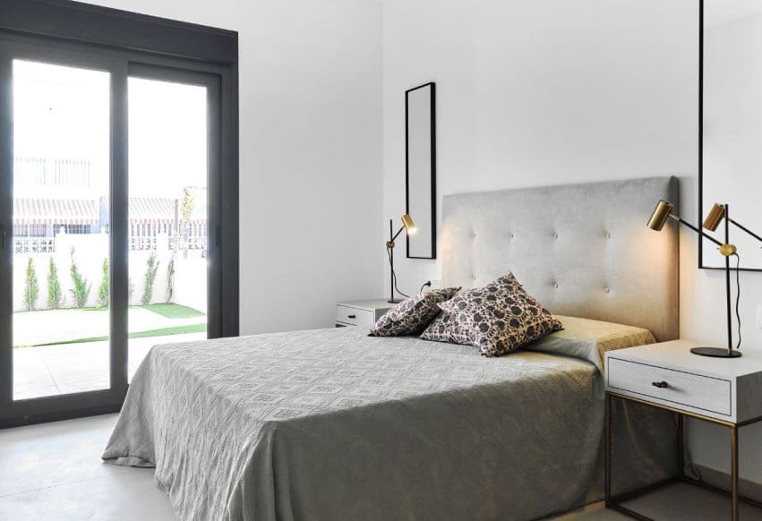 2 soveværelse Bungalow til salg i Torrevieja med swimmingpool - € 380.000 (Ref: 9293720)