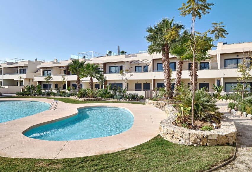 2 Zimmer Bungalow zu verkaufen in Torrevieja mit Pool - 380.000 € (Ref: 9293720)