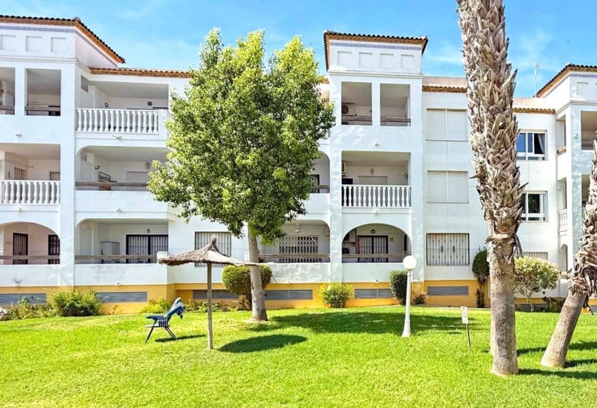 2 bedroom Apartment for sale in Villamartin with pool - € 199,000 (Ref: 9293729)