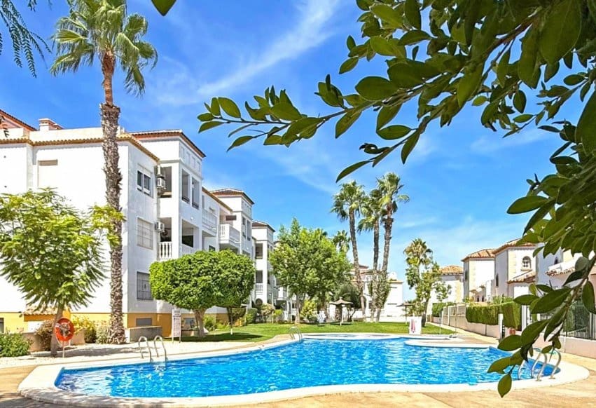 2 bedroom Apartment for sale in Villamartin with pool - € 199,000 (Ref: 9293729)