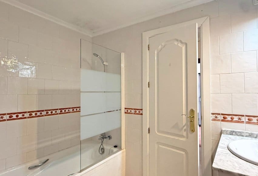 2 bedroom Apartment for sale in Villamartin with pool - € 199,000 (Ref: 9293729)