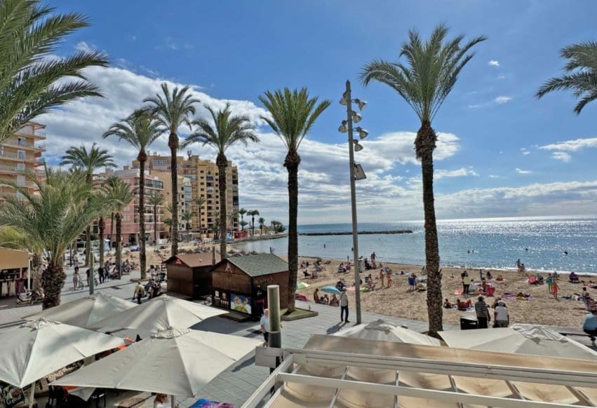 4 soveværelse Strandlejlighed til salg i Torrevieja - € 489.000 (Ref: 9293730)