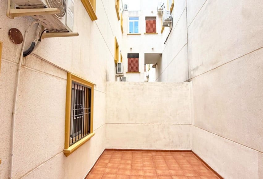 2 bedroom Apartment for sale in Orihuela Costa with pool - € 159,000 (Ref: 9293731)