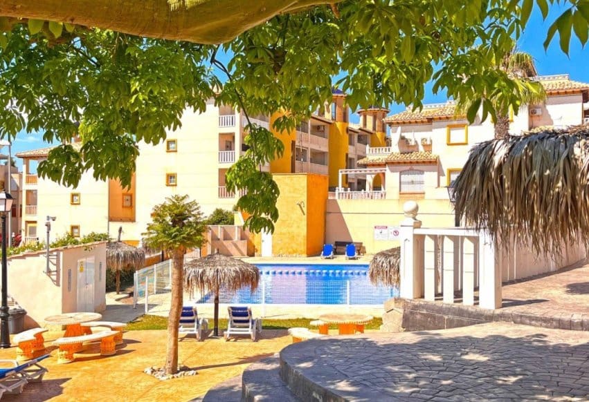 2 bedroom Apartment for sale in Orihuela Costa with pool - € 159,000 (Ref: 9293731)