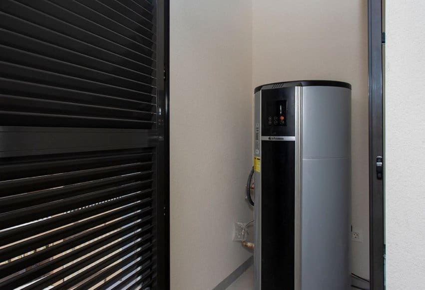 Ático de 2 habitaciones en Torrevieja en venta con piscina - 300.000 € (Ref: 9293735)